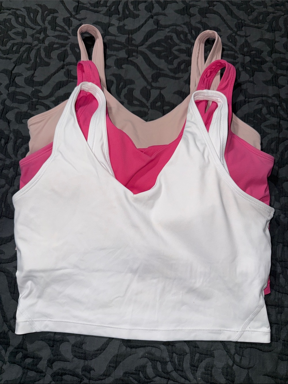 Women’s size medium set of 3 sports bras multicolor padded elastic band preowned